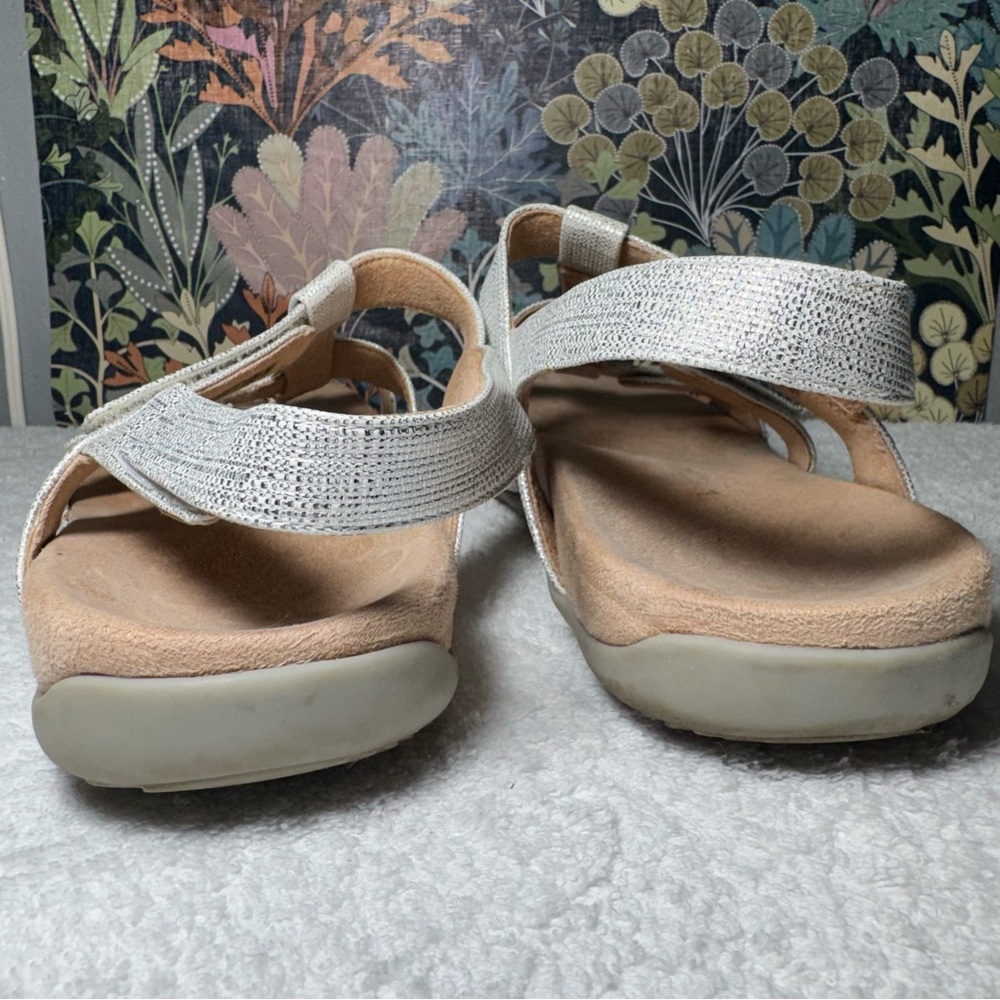 Vionic Amber Women's Silver Adjustable Straps San… - image 5